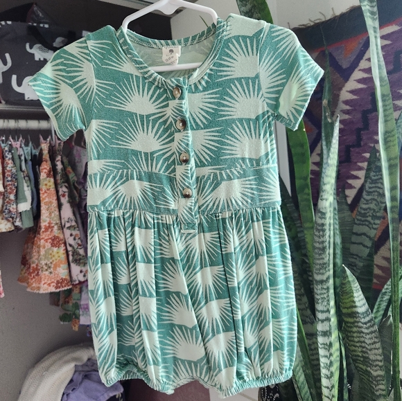 Kate Quinn Palm Shortie - Picture 1 of 3